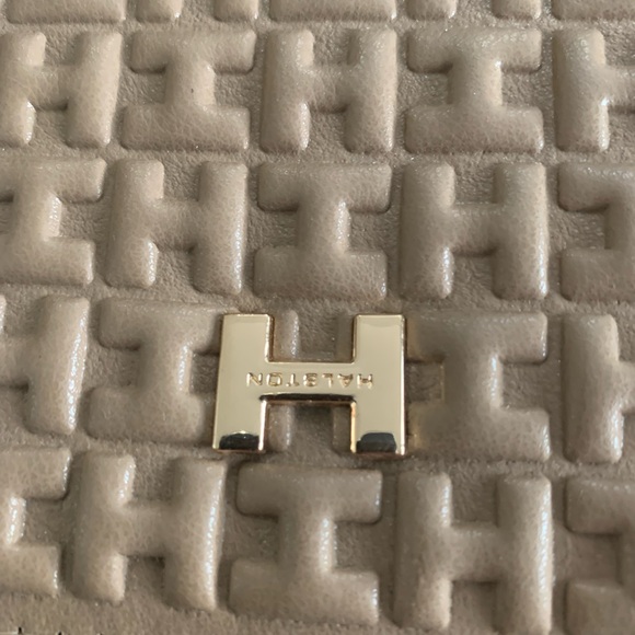 H by Halston Long Zipper Wallet in tan. NWT - Picture 3 of 5